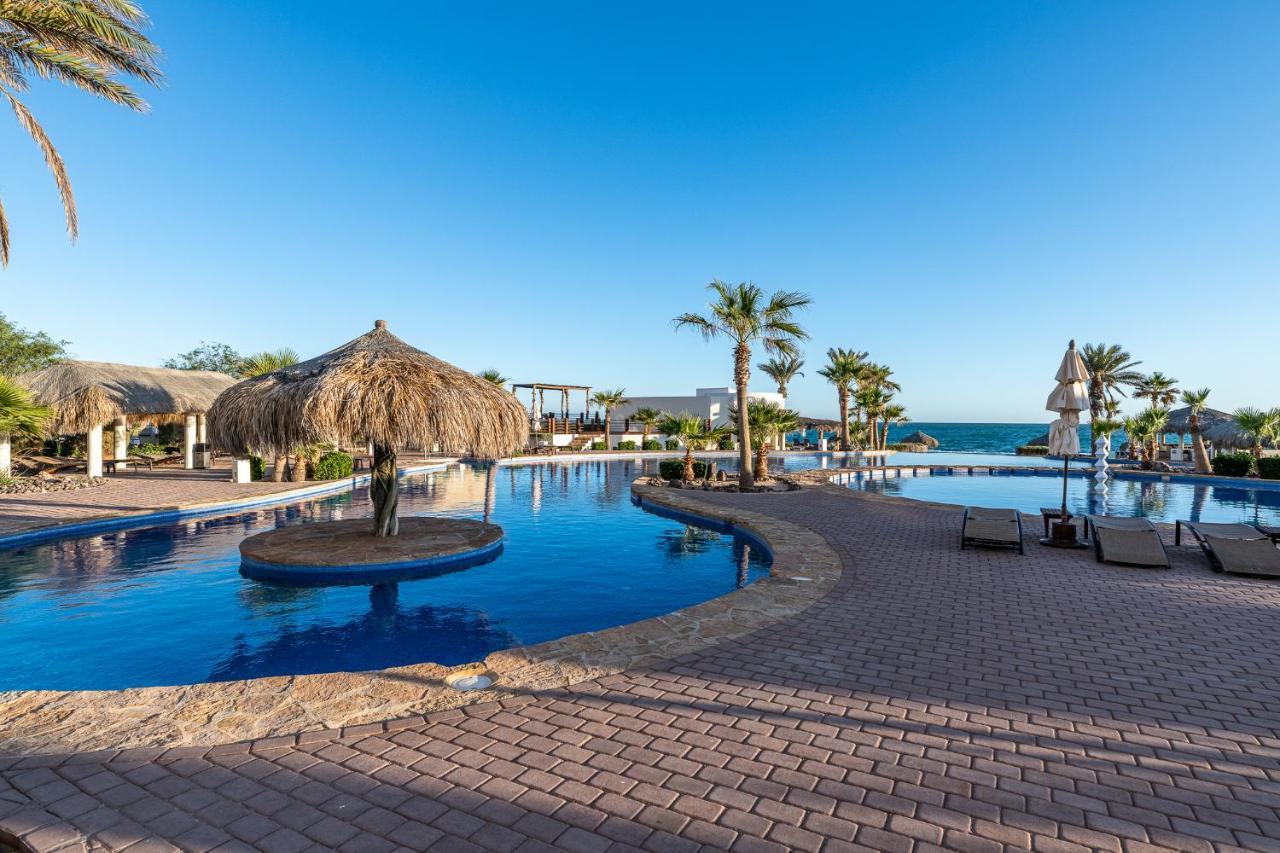 Luna Blanca Two Bedroom Unit By Kivoya Rocky Point Exterior photo