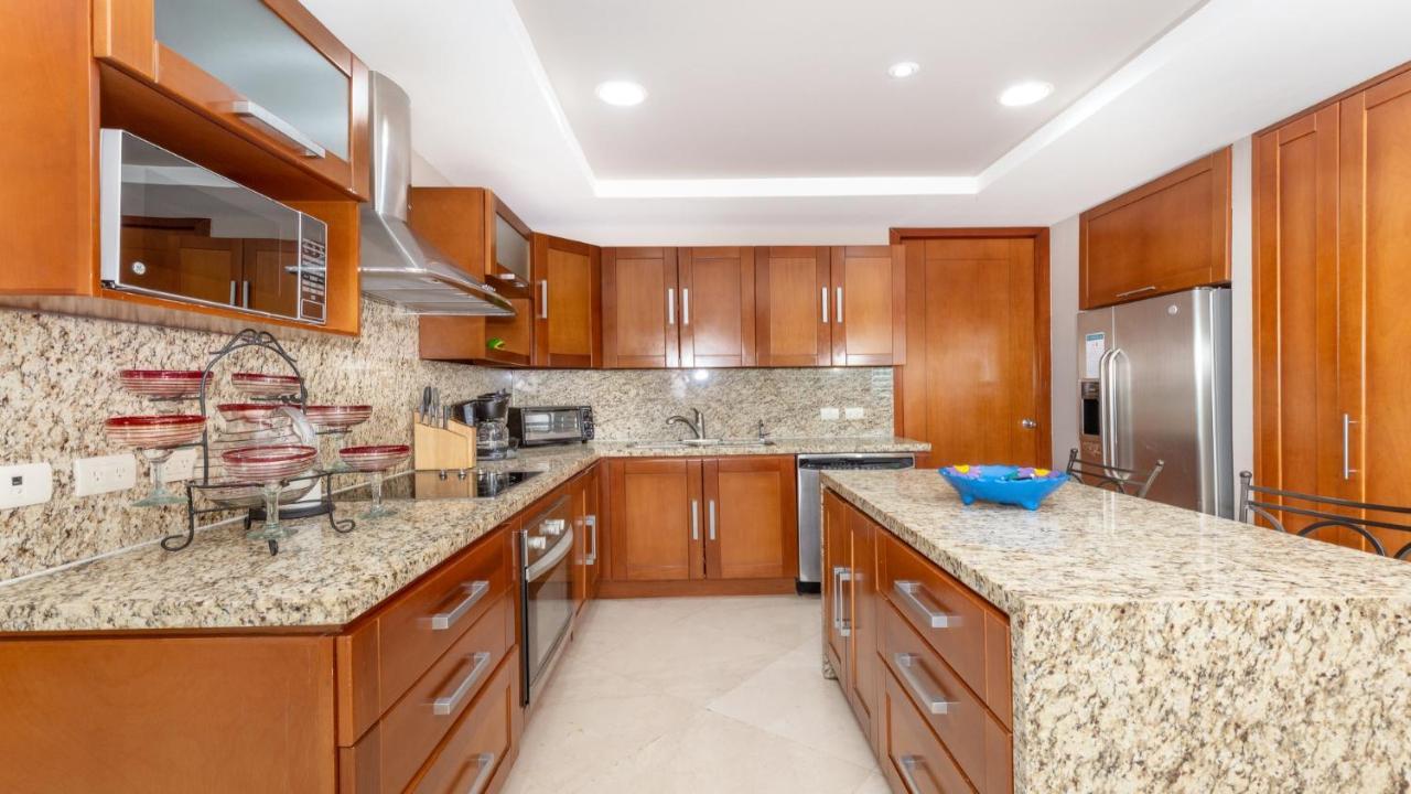 Luna Blanca Two Bedroom Unit By Kivoya Rocky Point Room photo