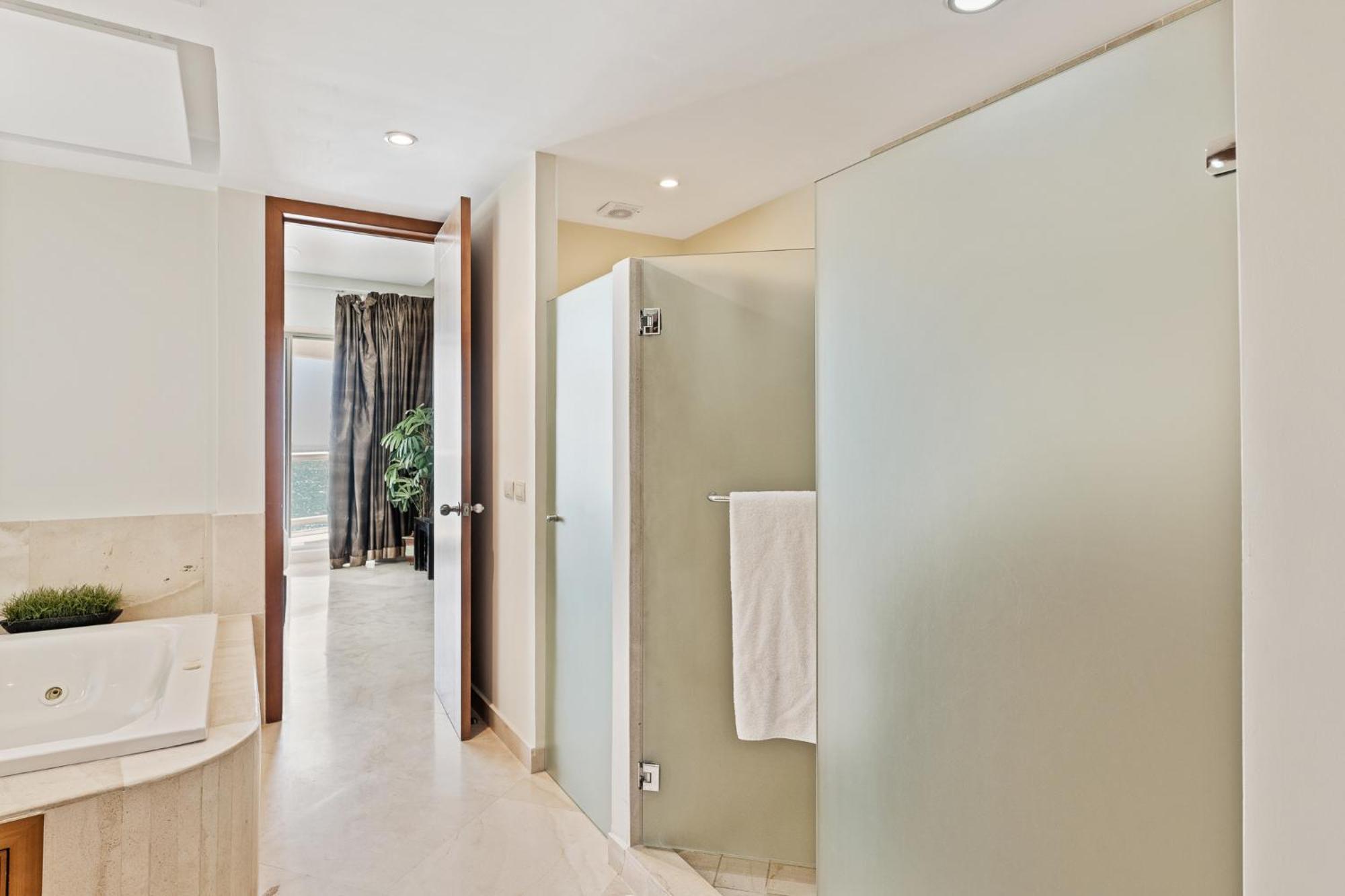 Luna Blanca Two Bedroom Unit By Kivoya Rocky Point Room photo
