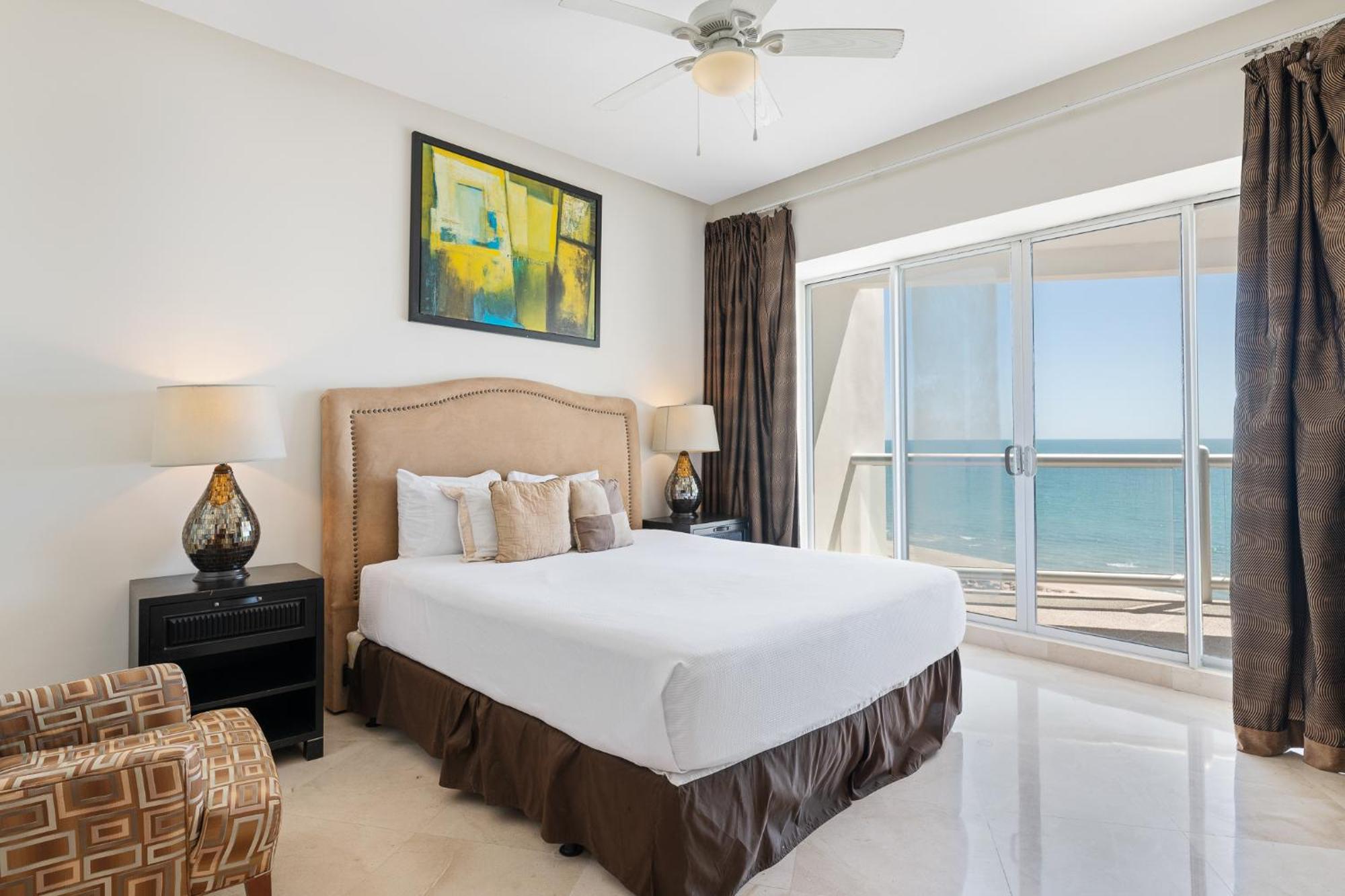 Luna Blanca Two Bedroom Unit By Kivoya Rocky Point Room photo