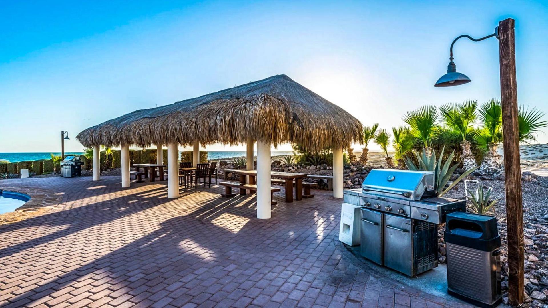 Luna Blanca Two Bedroom Unit By Kivoya Rocky Point Exterior photo